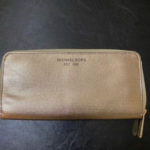 Michael kors wallet